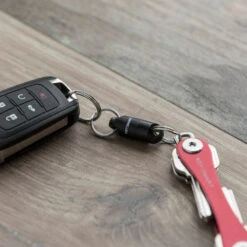 KeySmart MagConnect Magnetic Quick Disconnect -Peuget Knives Shop KS814BLK KeySmart MagConnect Black With Keys Joined