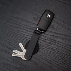 KeySmart Air Compact 2-in-1 AirTag And Key Holder -Peuget Knives Shop KeySmartAir Backside Fob 1200x1200 2000x 7e7877e7 605f 4737 b4f0 4083715c33d0