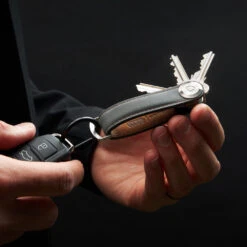 Star Wars Mandalorian Orbitkey Key Organizer -Peuget Knives Shop OrbitkeyMandalorianInHand