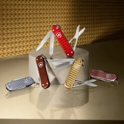 Victorinox Classic SD Precious Alox Swiss Army Knife -Peuget Knives Shop SAK Classic Precious Alox G 1