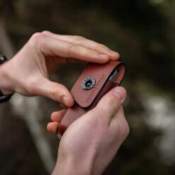 Leatherman Ainsworth Leather Belt Sheath, Medium -Peuget Knives Shop lt834935 inhand x1000 8c187174 4abb 41e0 b650 e86496edf4b4