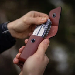 Leatherman Ainsworth Leather Belt Sheath, Large -Peuget Knives Shop lt834936 openinhand x1000 b4cc3d8f 5754 4733 83df 8331ccc4ccbf