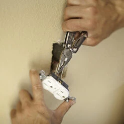 Leatherman Sidekick Multi-Tool With Nylon Sheath -Peuget Knives Shop ltsidekick jaws2x1000