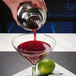 Endurance Cocktail Shaker -Peuget Knives Shop mshk pouring x1000 23bbf21e 5bf7 4287 9998 746eadbb14e7