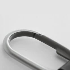 Orbitkey Clip 8 Orbitkey Clip -Peuget Knives Shop okclpl closeupcarabiner x1000 924c7ab3 13ba 47e1 80ad 3484e1981143