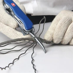 Victorinox Skipper Pro Lockblade Swiss Army Knife -Peuget Knives Shop sa85032mw marlin spike in use x1000 abe84430 62db 4c53 8c87 9949ac33b4d5