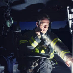 INOVA T5 Tactical LED Flashlight -Peuget Knives Shop t5d 01 r7 f l50160 72rgb l